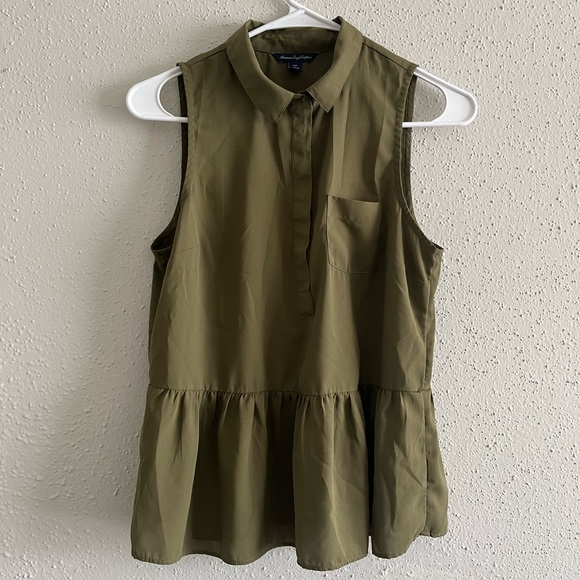 American Eagle Outfitters Tops - ❤️Button peplum top